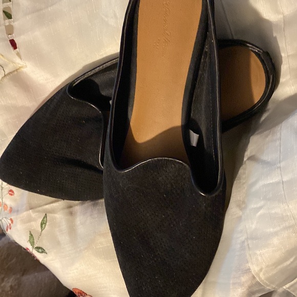 Size 12 women’s shoes, flats, previously owned with clear signs of usage. - Picture 3 of 5